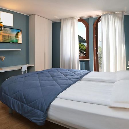Albergo All'Ancora Garda  Ngoại thất bức ảnh