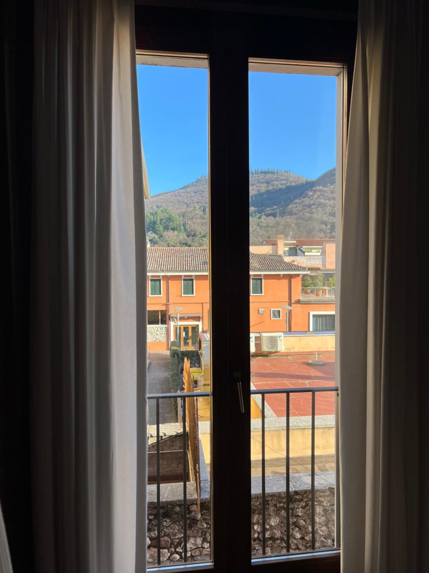 Albergo All'Ancora Garda  Ngoại thất bức ảnh