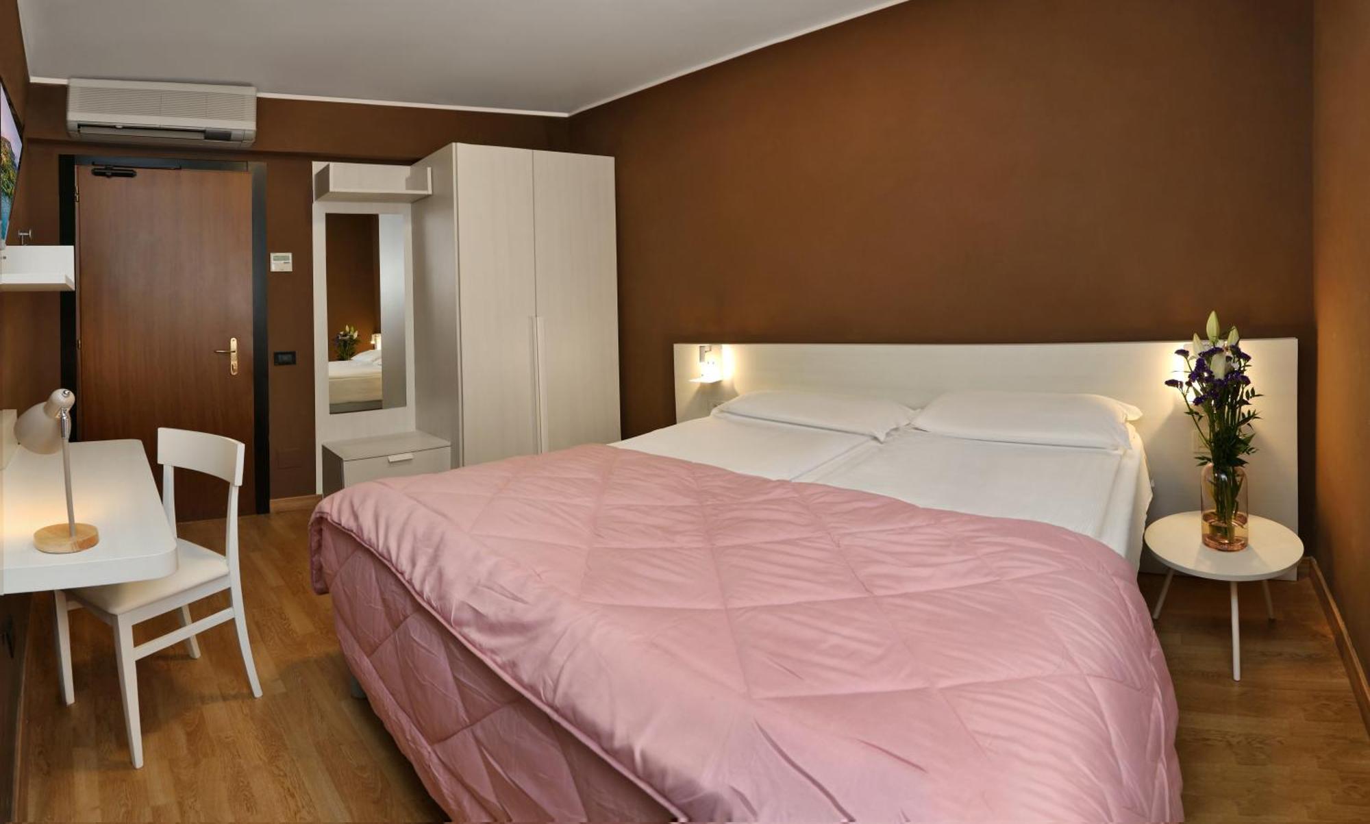 Albergo All'Ancora Garda  Ngoại thất bức ảnh