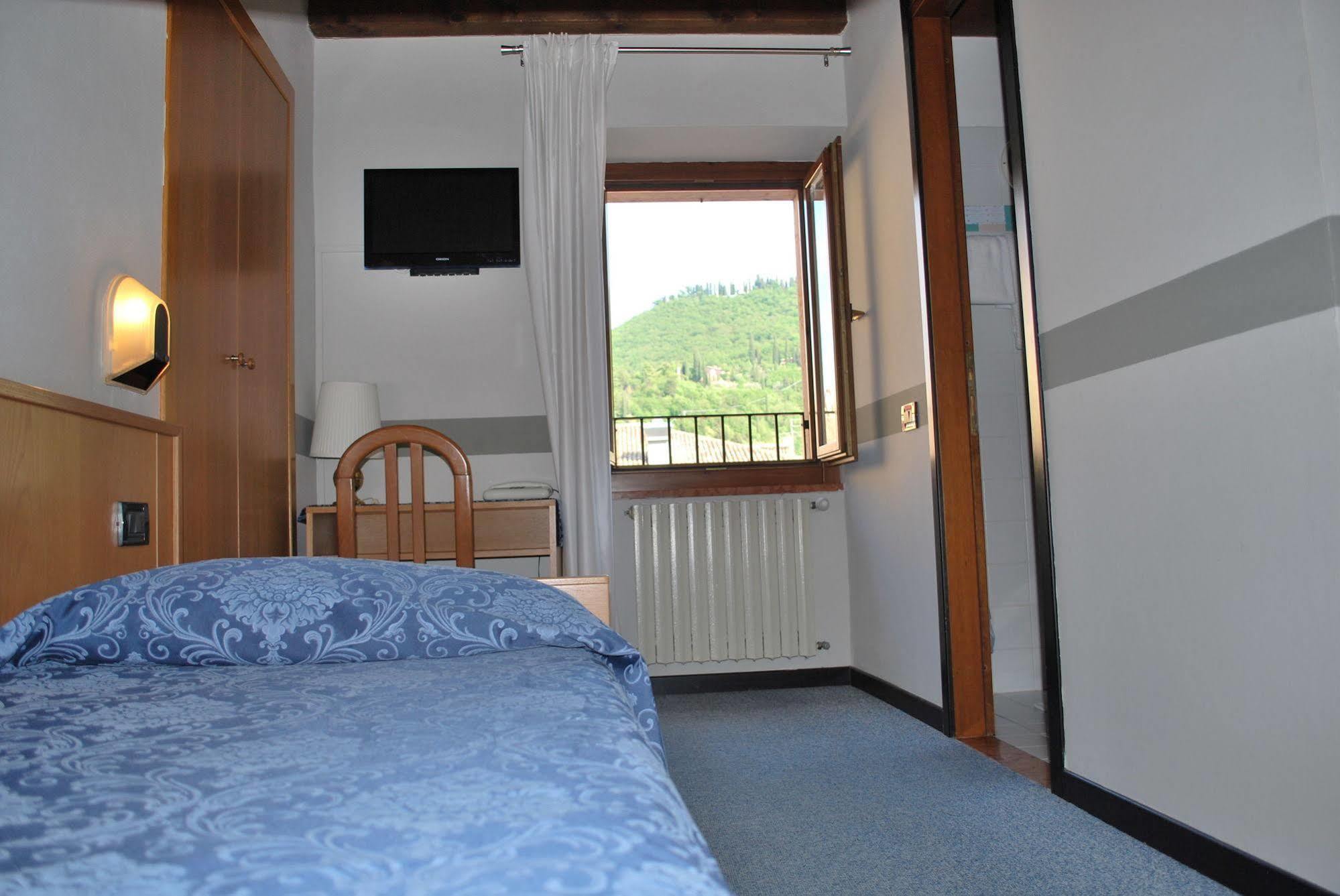 Albergo All'Ancora Garda  Ngoại thất bức ảnh